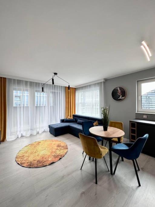New Apart - Next To Sky Tower Appartamento Breslavia Esterno foto